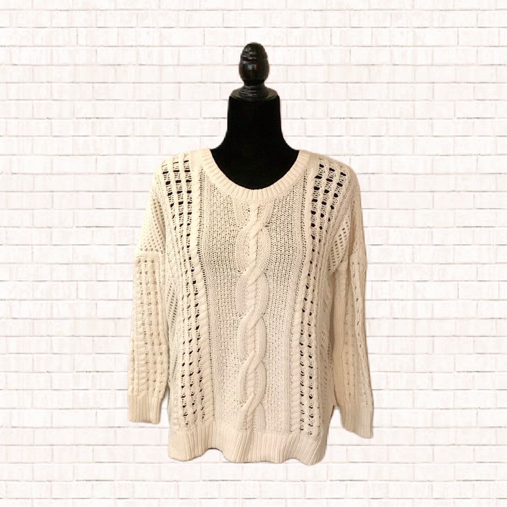 Relaxed fit step hem sweater ivory cable knit Express size XS EUC OBO